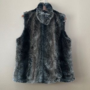 Women’s Kristen Blake faux chinchilla fur reversible vest; size large